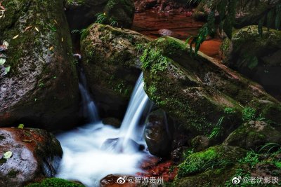 ​佛光岩景区(原名五柱峰景区）位于贵州省赤水市元厚镇